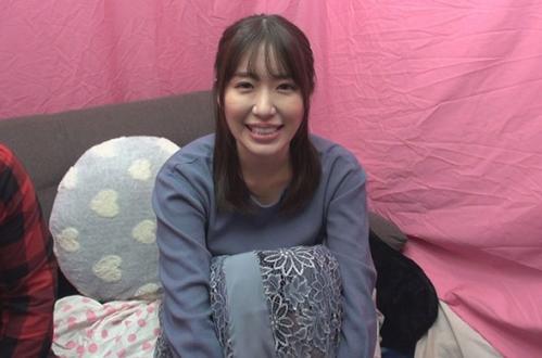 【素人/ナンパ】素人娘が今あったばかりの男にキスされただけで感じて濡れ濡れになってしまう。