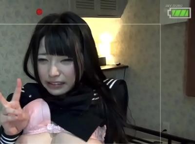 【ロリ中出し】極悪な奴らなに母の前で処女を奪われ中出しされる娘