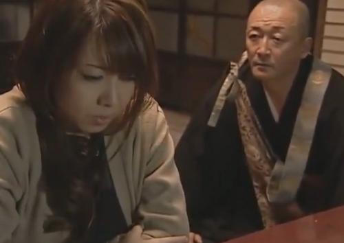 《人妻寝取り》住職に言い寄られ肉体を許した人妻。巨根の快楽に負けずるずると浮気SEXに溺れて行く