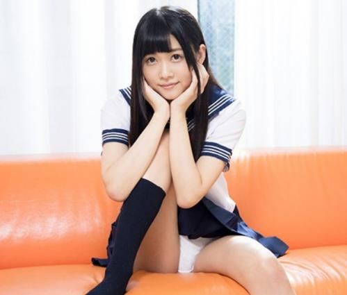 【VR】『山井すず』お兄ちゃん大好き制服美少女！「おはよ♪」って声をかけに来たところをすかさずチュッチュして…