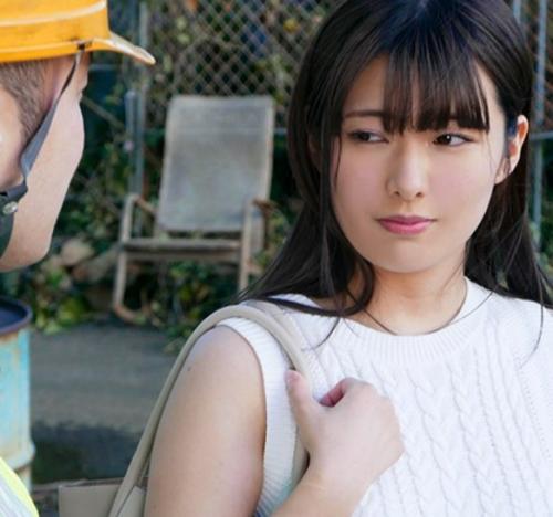 『小泉ひなた』いつも俺の前を通り過ぎていくこの女。キミは夏の山に咲く美しい百合の花だ。だからきっと名前は百合花！？