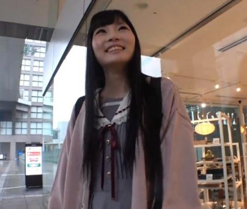 ＜素人＞】普段はメイド喫茶でバイトの超絶美少女！お金のためにAV応募！アイドル目指して男にまたがり腰を振りまくる！！