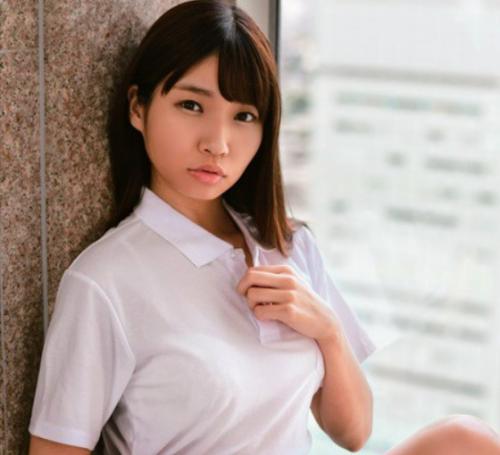 【樋口みつは】高級ホテルに入ると銀河級美少女がおもてなし。二人きりの時間。ひたすら下から目線で献身的なご奉仕をお約束！