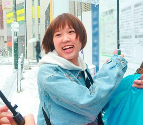 ある雪の日に繁華街でナンパしまくっていたスタッフ。寒い中ついにナンパ成功したのが少年みたいな少女で…
