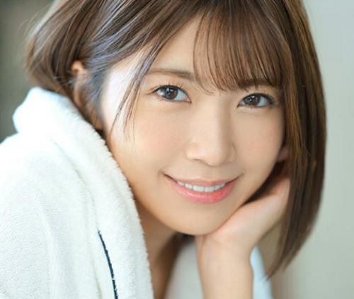『つばさ舞』青年漫画誌から水着グラビアのお仕事オファーも受けた美少女がAV参戦！自分をありのまま表現したいと…