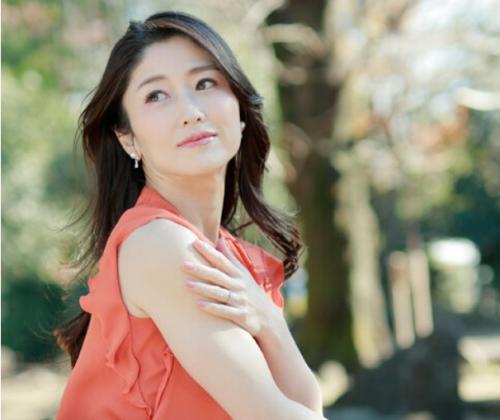 【春谷美雨】超絶美顔熟女が初の不倫セックス♡溜まった欲望が爆発して、顔を赤く染めながらイキ潮大噴射させる！