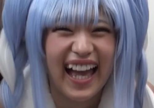 【コスプレ】炎上上等バイブでくねくねしちゃう可愛いレイヤーちゃんｗ