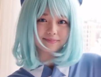【コスプレ】窓際で、お珍珍入れて～ってと懇願するぶっ飛びレイヤーｗ