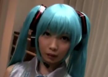 【コスプレ】良いサイズのおっぱいがミクコスの完成度高めで俺歓喜！ｗ