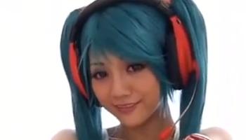 【コスプレ】ピットイン時はタイトなホットパンツにねじ込むｗ