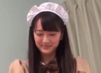 【コスプレ】このプロポーションは反則！ライトなメイドコスで美乳が揺れる！
