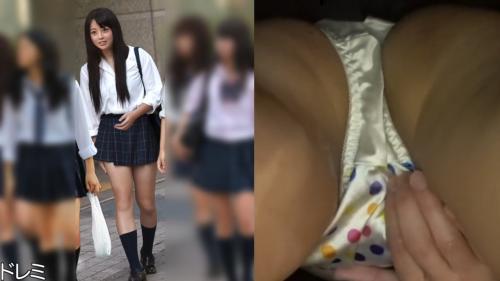 中出し痴漢されちゃう制服美少女