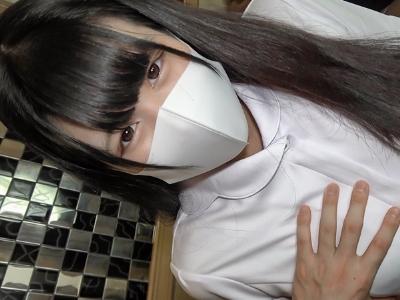【削除注意】『看護師の卵とコロナ禍でｗ』ネットでナンパ！10代の看護学生にナース服を着衣させラブホテルで手マンや乳首責め