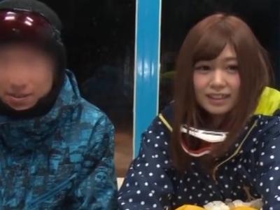 【マジックミラー号/素人ナンパ企画】『この幸せそうなカップルを寝取るｗ』スキー場に居た彼女をオイルマッサージで発情させ…