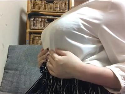 【ライブチャット】『爆乳でぱっつぱっつｗ』爆乳すぎるJDが谷間でリスナーを誘惑するが陥没乳首もモロ出しエロ生配信ｗ