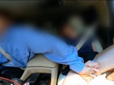【個人撮影】『おいおい事故るぞｗ』W不倫カップル！車でドライブ中に助手席の人妻に手マン責めしてる4K高画質の映像ｗ