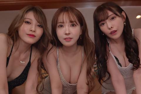 【三上悠亜/新ありな/相沢みなみ】極上の美女たちとハーレム４P