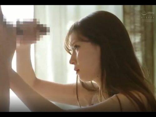 S級美女の手と口にしごかれて大量射精ｗｗ