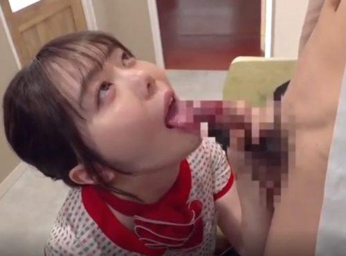 清楚な童顔の女の子が手コキやフェラチオで射精させちゃう♥