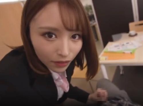 超絶美形のお姉さんが手や口でシコシコして発射させます♥