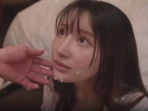超絶可愛い女の子に口でしごいてもらって顔に発射しました。