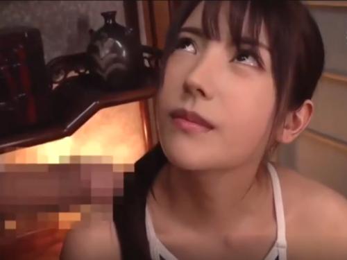 美形のお姉さんの頭を掴んでイラマチオで口に精液発射ｗ