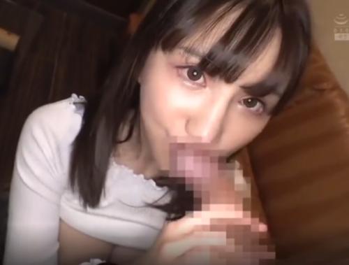 こんな可愛い子がAVに！？清楚系の美少女が手や口で射精させます♥