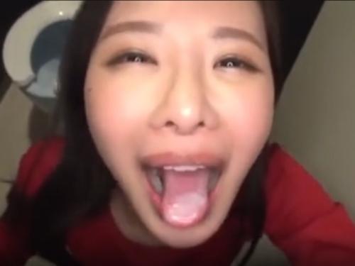 エッチなお姉さんがお手洗いでエッチなことをして手や口でイカせてくれます♥
