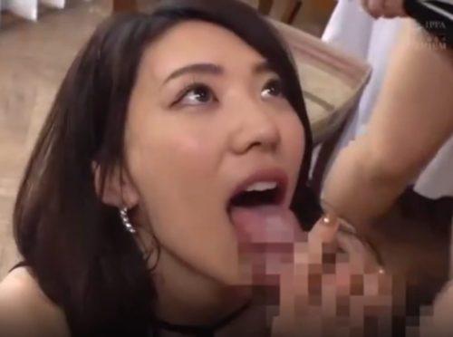 激エロお姉さんに凄テク手コキフェラで強制射精させられた件ｗ