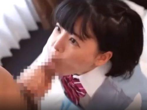 清楚な制服ｊｋが手コキやフェラチオで精液を搾り取ります♥