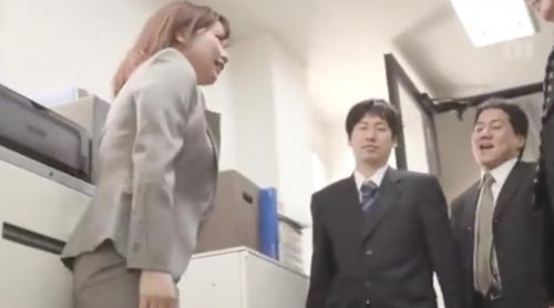 【女部長の悲劇】下衆な部下に恨まれ集団レイプ。フェラ、パイズリ強要、その爆乳を弄ばれ、M字開脚で椅子に縛り付けられ電マ地獄。【中山ふみか】