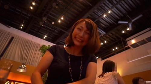 【人妻ナンパ】「奥ぅ... そこぉ...♥」山手線駅前で見つけたセレブ妻、口説いてみると簡単に股を開いてチンポをおねだりする...