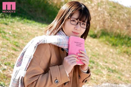 【女子大生】マ● コ丸だしで3Pセックスするくせに、貧乳の乳首だけは頑なに見せてくれない、ほんわか系の美人JD