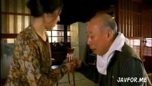 【絶倫】一見魂の抜けたような義父は精力絶倫で介護の美人嫁と一日中セックス！