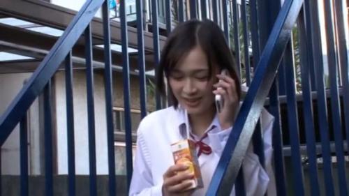 【JK】マジ天使！独りで飯食ってたらクラス一の美人ギャルに絡まれて、外の階段でヤリまくるw