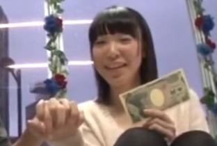 【MM号】お金しか勝たん！女子大生が賞金をかけて、男友達とエッチなミッションに挑戦！