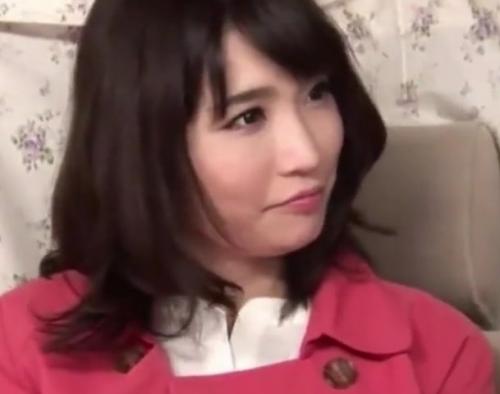 【セレブ妻】「ふ～ん...♥」頭のキレる美人妻がヤりたいだけの男の本心を見透かし、メス顔フェラ＆着衣汗だく腰振りで狂ったようにハメ続ける！
