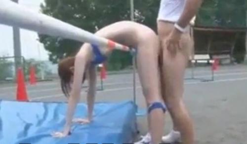 性犯罪《時間を止める時計》陸上部女子生徒の動きを止めて、ハメ犯す