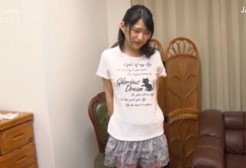 渚みつき《少女淫行・孕ませ種付けSEX》おじさんが小学生みたいな女の子のワレメにチンポをぶち込んで・・・