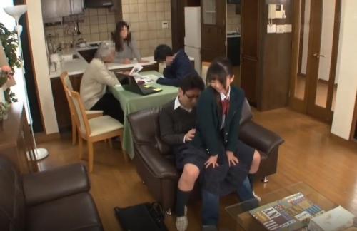 《着衣SEX・制服JK・近親相姦・叔父・姪》エッチに興味がある少女がオジサンにまたがり…