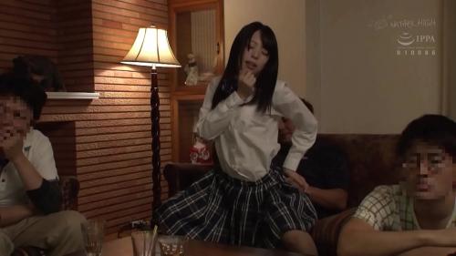 家族がいるのに大好きな叔父さんの膝の上でこっそりチ○ポ挿入そのまま中出しまでさせてしまう姪っ子　上川星空