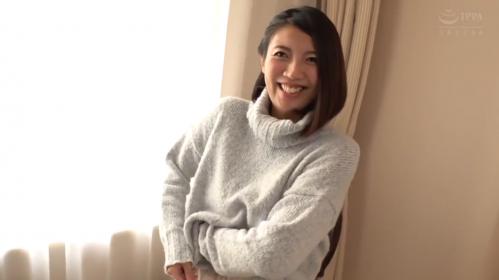 【人妻】清楚な人妻をナンパ!他人棒を生挿入し中出しセックスで絶頂イキ!