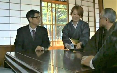 【ヘンリー塚本】女の中のジキルとハイド。政治家の奥さんの裏表