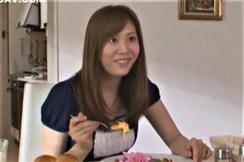 【人妻】新婚なのにセックスレスで欲求不満の巨乳美人人妻!朝立ちを利用してちんぽ強襲中出しセックス