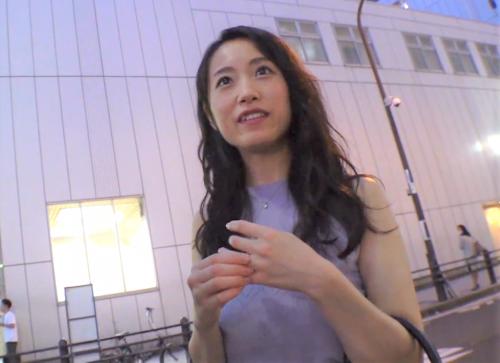 【人妻ナンパ】Gカップ巨乳美人妻をゲット!おっぱい揉まれ手マン＆バイブ挿入されて喘ぎまくり!