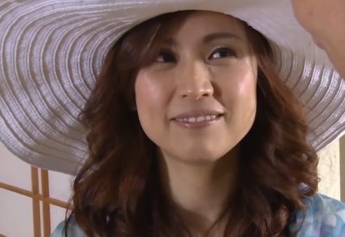 【ながえスタイル】寝取られ性癖がある夫と妻が温泉旅館に。性癖を満たすために泊まっている男達と妻をセックスさせた