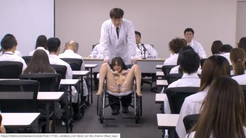医師の会議でさらし者になるまんこ丸出しの女医師!おっぱいやまんこ吸われバイブ突っ込まれイッてしまう!