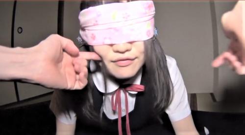 女子高生が目隠しされ輪姦!毛無しおまんこ舐められ激しい中出しSEXするエロ動画