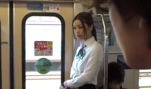 【かすみりさ】電車でよく会う美人のお姉さん!実は変態男に簡単に引っかかるような淫乱女だった!