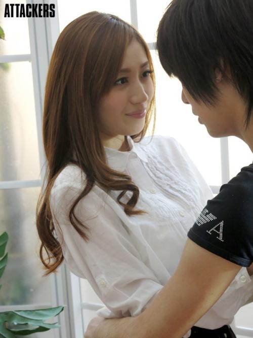 元彼の肉棒をブチ込まれる美人妻。「あなた、許して・・・」再び元彼ちんぽの味を知った淫乱まんこは誰にも止められない